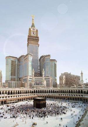 ساعة مكة" ترفع الأذان من أعلى نقطة على وجه الأرض