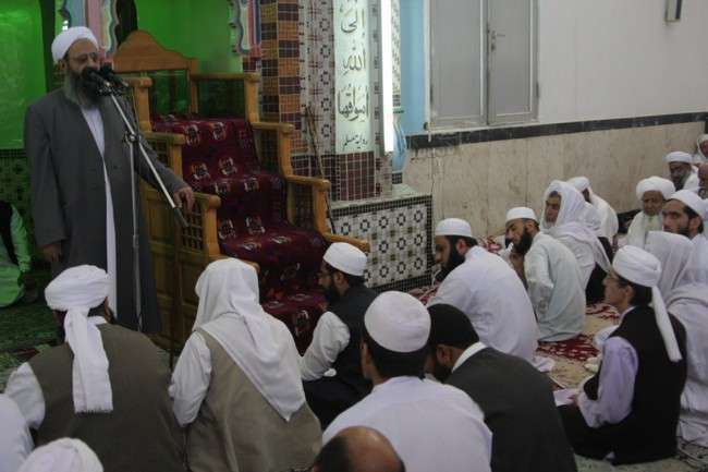 هشدار امام جمعه مسجد مکی زاهدان نسبت به عواقب اهانت به قرآن