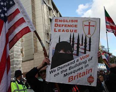 تظاهرات ضد اسلامي در لندن به رهبري خاخام يهودي