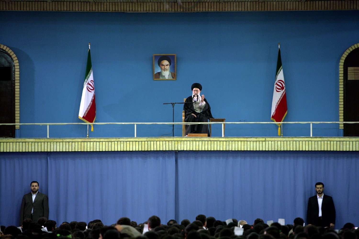رهبر انقلاب اسلامی، در دیدار با دانش‌آموزان-10