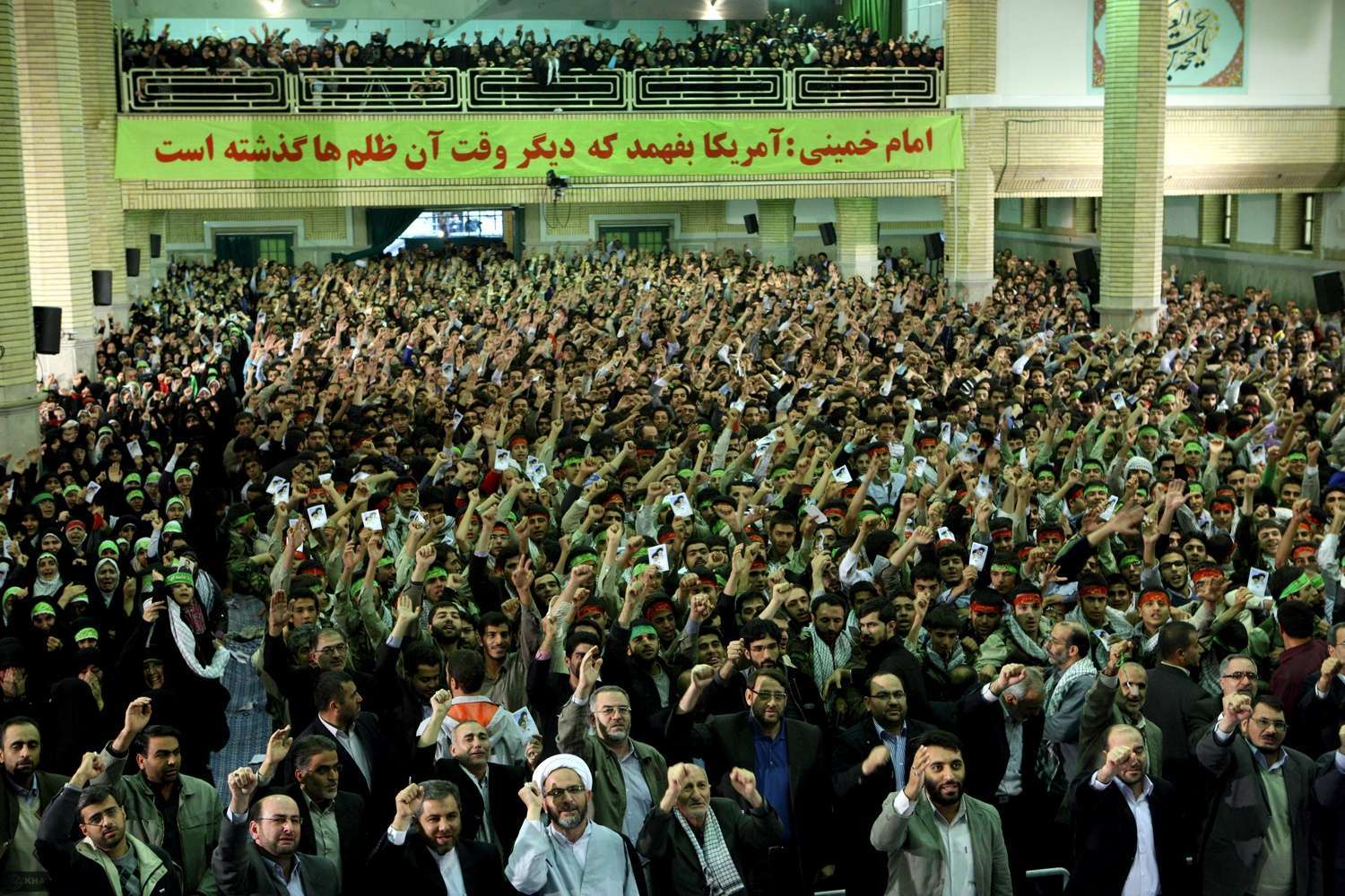 رهبر انقلاب اسلامی، در دیدار با دانش‌آموزان-18