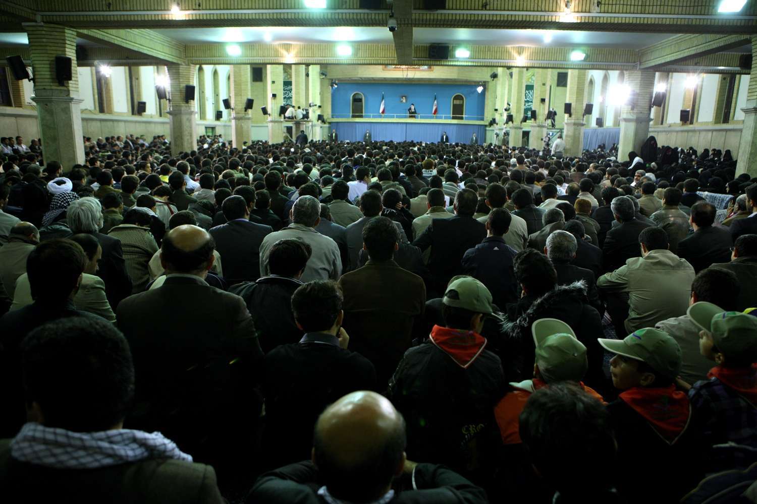رهبر انقلاب اسلامی، در دیدار با دانش‌آموزان-21