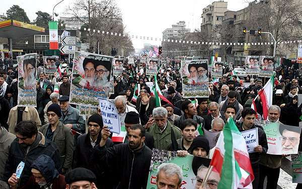 حضور پر شور مردم  در راهپیمایی یوم الله 22 بهمن