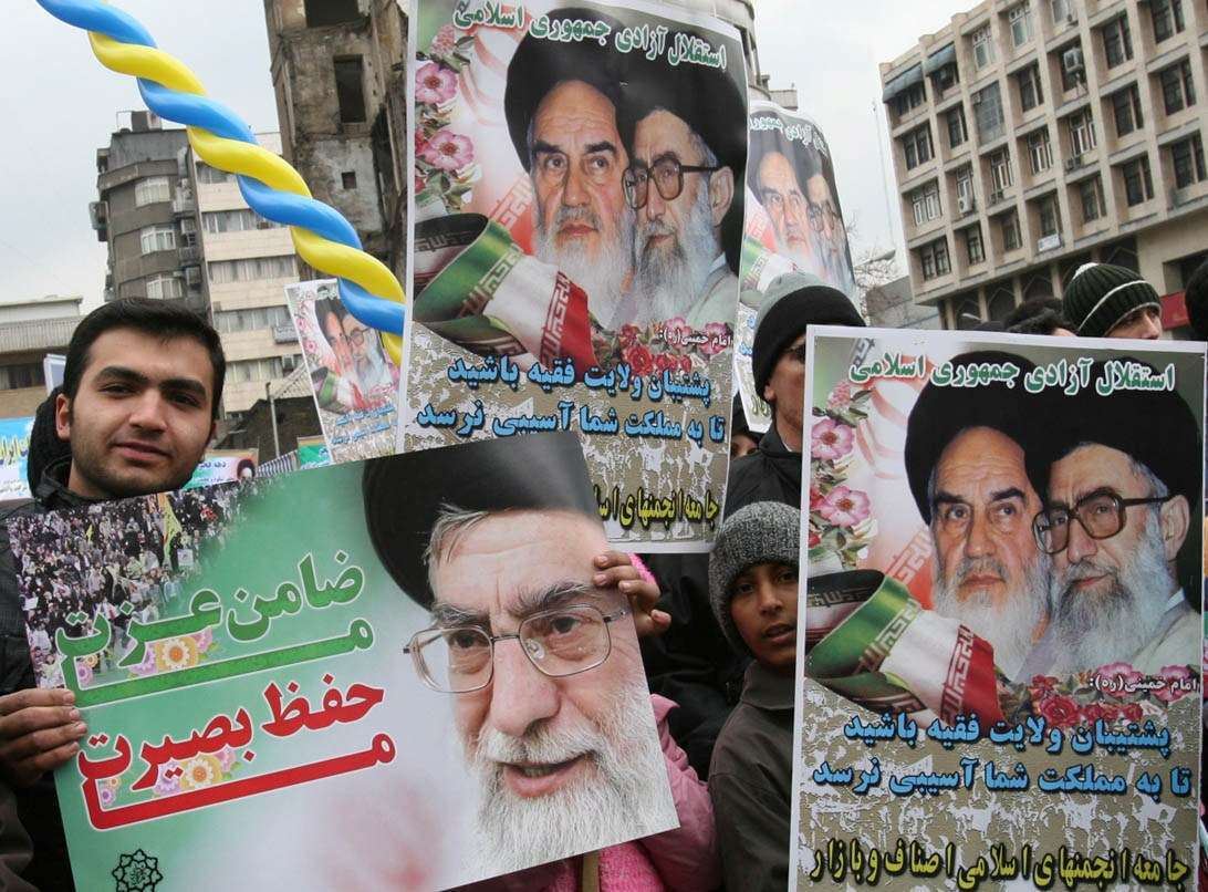 مسيرات حاشدة للشعب الايراني احياءاً لذكرى انتصار الثورة الاسلامي