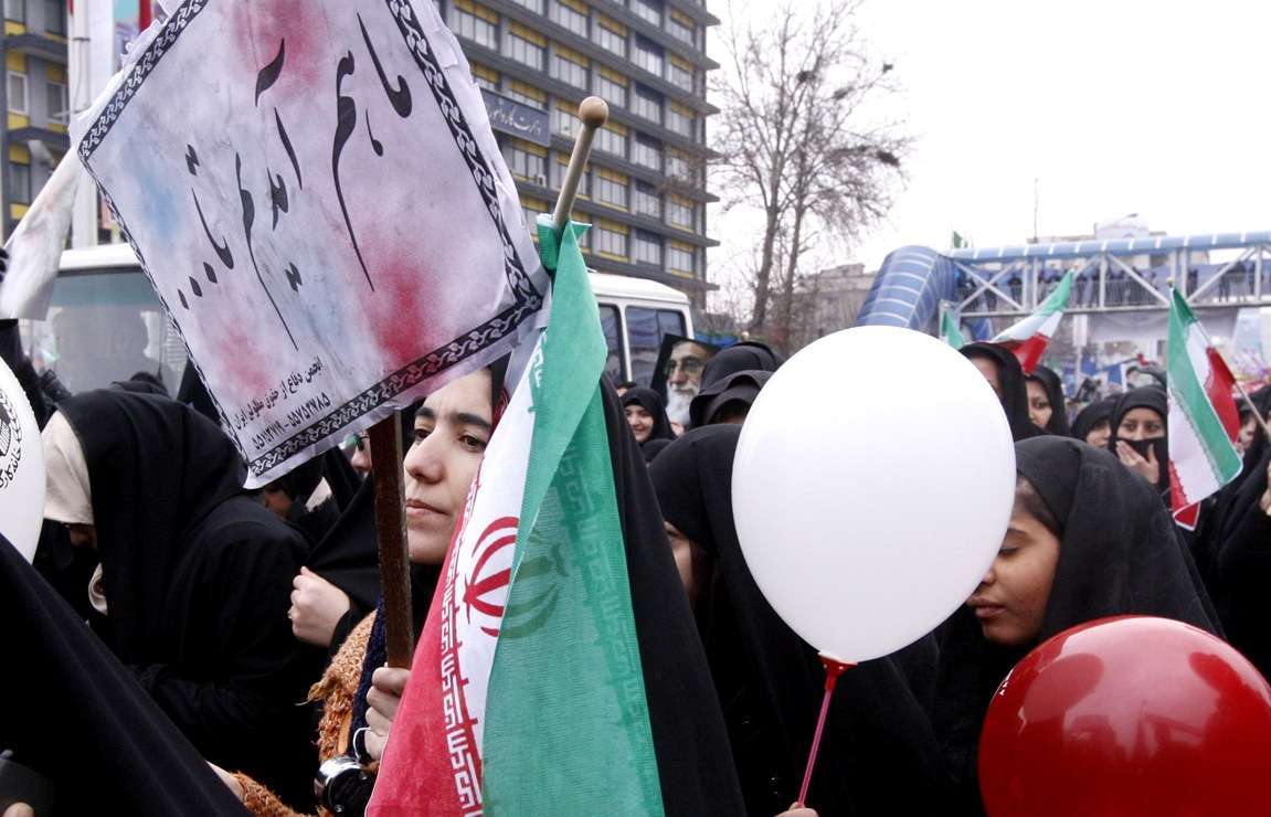مسيرات حاشدة للشعب الايراني احياءاً لذكرى انتصار الثورة الاسلامية