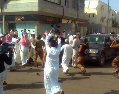 الشرطة السعودية تقمع المحتجين