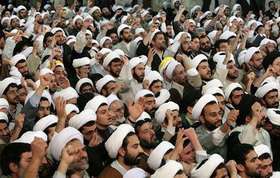 تجمع اعتراض آمیز حوزویان در محكوميت كشتار مسلمانان