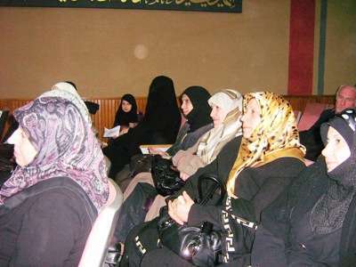 النساء المشاركة في الندوة من السنة و الشيعة