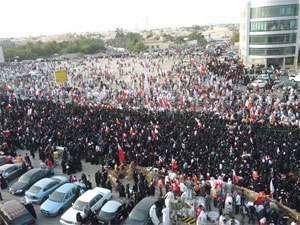 نصف سكان البحرين يشاركون في مسيرة لبيك يا بحرين