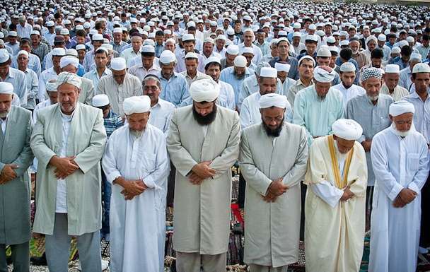 Sunni Muslims in NE Iran hold Eid-al Fitr prayers