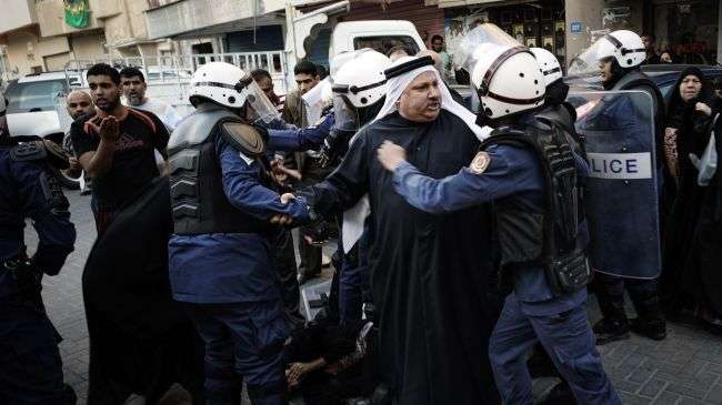 Bahrainis hold anti-regime protests