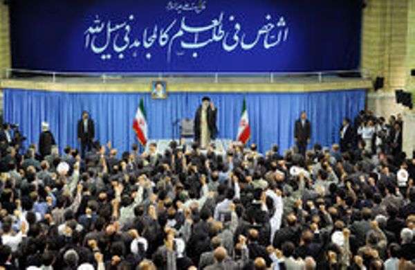 ایران کے سیاسی اور اقتصادی اقتدارکی راہ, علمی پیشرفت پر استوار/ پیشرفت کےاسلامی– ایرانی نمونہ پر تاکید/ یونیورسٹیوں میں علمی گفتگو اور علم و
