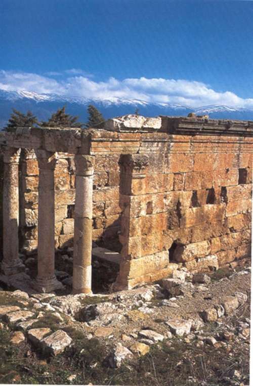 بقاياي يك معبد مربوط به دوران روم باستان-خربه الكنيسه