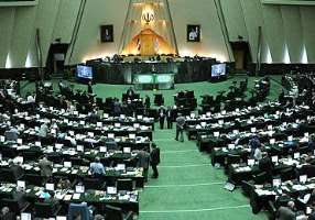 علی لاریجانی برای هفتمین سال متوالی ریاست مجلس را کسب کرد