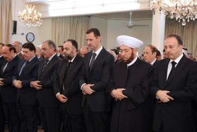 الرئيس الاسد يؤدي صلاة عيد الاضحى وسط دمشق