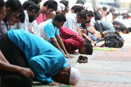 Friday Prayer Absentees Face Jail in Malaysia