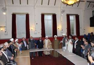 لقاء مشترك بين علماء الدين الشيعة و السنة في اسكتلندا