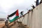 palestinians crossing the Retaining Wall (Photo)  <img src="/images/picture_icon.png" width="13" height="13" border="0" align="top">