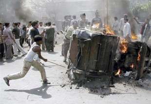Hindu Mobs Burn Muslims to Death