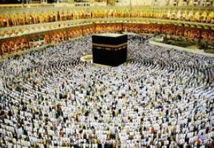 Over One Million Pilgrims in Mecca Do the Rituals