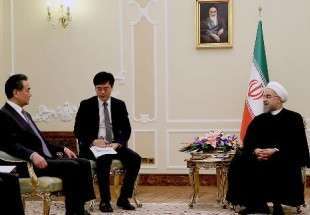 الامام الخامنئي والرئيس روحاني اكدا ان طهران لا تسعى لامتلاك السلاح النووي