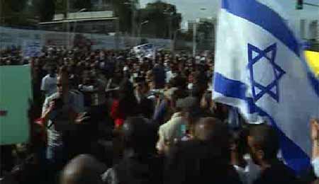 انقلاب برده ها در اسرائيل/ اتيوپيايي تبارها با پليس تل آويو درگير شدند