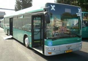 الصهاينة يمنعون الفلسطينيين من ركوب الحافلات مع الاسرائيليين