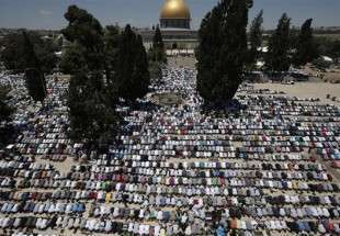 اقامه نماز ده‌ها هزار فلسطینی در مسجدالاقصی