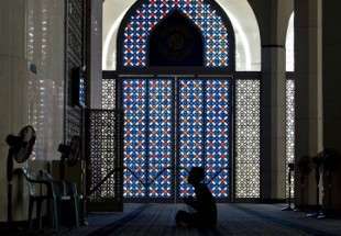 Malaysia Muslims dare summer ramadan