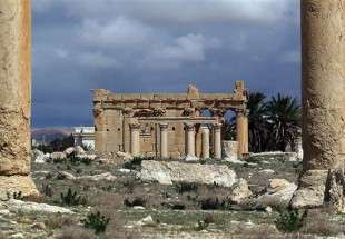 ادامه جنایتهای داعش در پالمیرا و انفجار یک معبد باستانی