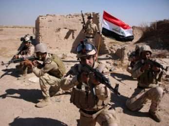 پیشروی ارتش عراق در الانبار/داعش 3 چاه نفت را به آتش کشید