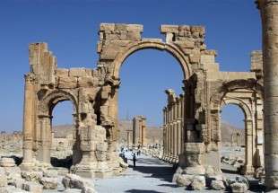 Daesh blows up Arch of Triumph in Syria’s Palmyra