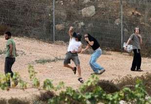 Israeli settlers storm Palestinian homes in West Bank, 5 injured