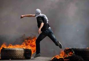 حكومة رام الله تقاوم بالرقص .. والشباب الفلسطيني بالحجارة والسلاح