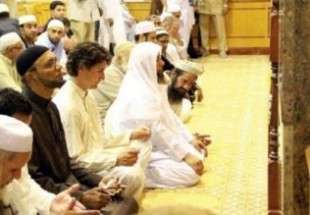 رئيس الوزراء الكندي يصلي مع المسلمين