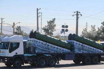 عرض منظومة صواريخ "اس -300" في الاستعراض العسكري للجيش