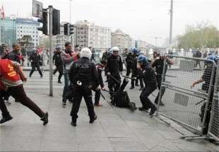 La police turque contre les manifestants de la Journée des travailleurs  