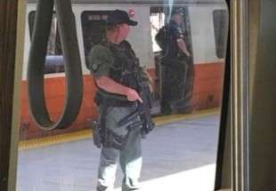 وحشت پلیس آمریکا از نماز خواندن در ایستگاه قطار