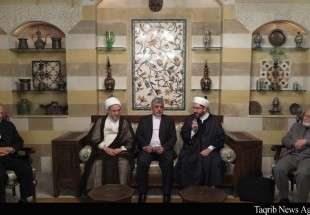 Ayatollah Araki visits Kaftarou Education Center