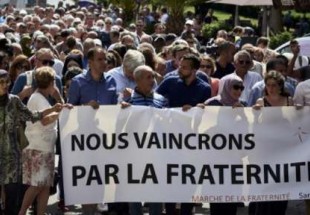 راهپیمایی برادرانه مسلمانان و مسیحیان در لیون فرانسه