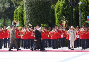 استقبال رسمی رییس‌ جمهوری آذربایجان از دکتر روحانی