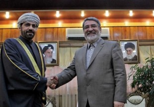 وزير الداخلية العماني يبحث مع نظيره الايراني العلاقات الثنائية
