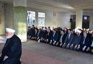 الرئيس الأسد يؤدي صلاة عيد الأضحى في داريا المحررة