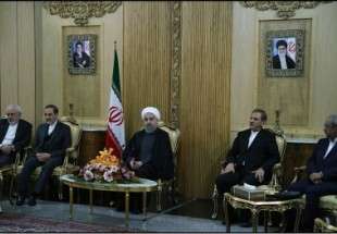 روحاني: إقرار علاقات وثيقة مع الجيران هو من ثوابت السياسة الخارجية الايرانية