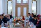 ظريف : اوروبا  تعاني من نمو التطرف وايران مستعدة لتقديم العون