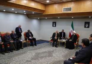روحاني يؤكد علی التعاون الاقليمي لحل قضايا المنطقة