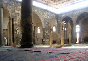 تشققات في المسجد العمري الصغير في القدس بسبب حفريات الاحتلال تحته