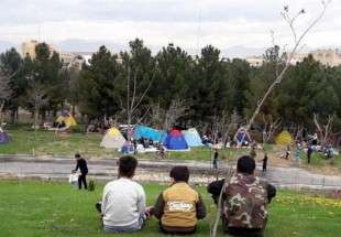 Iranians celebrating Sizdah Bedar by going outdoors