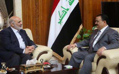 نائب وزير الدفاع الايراني يلتقي وزير الدفاع العراقي