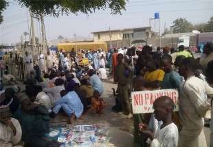 Police attack Nigerians urging Zakzaky